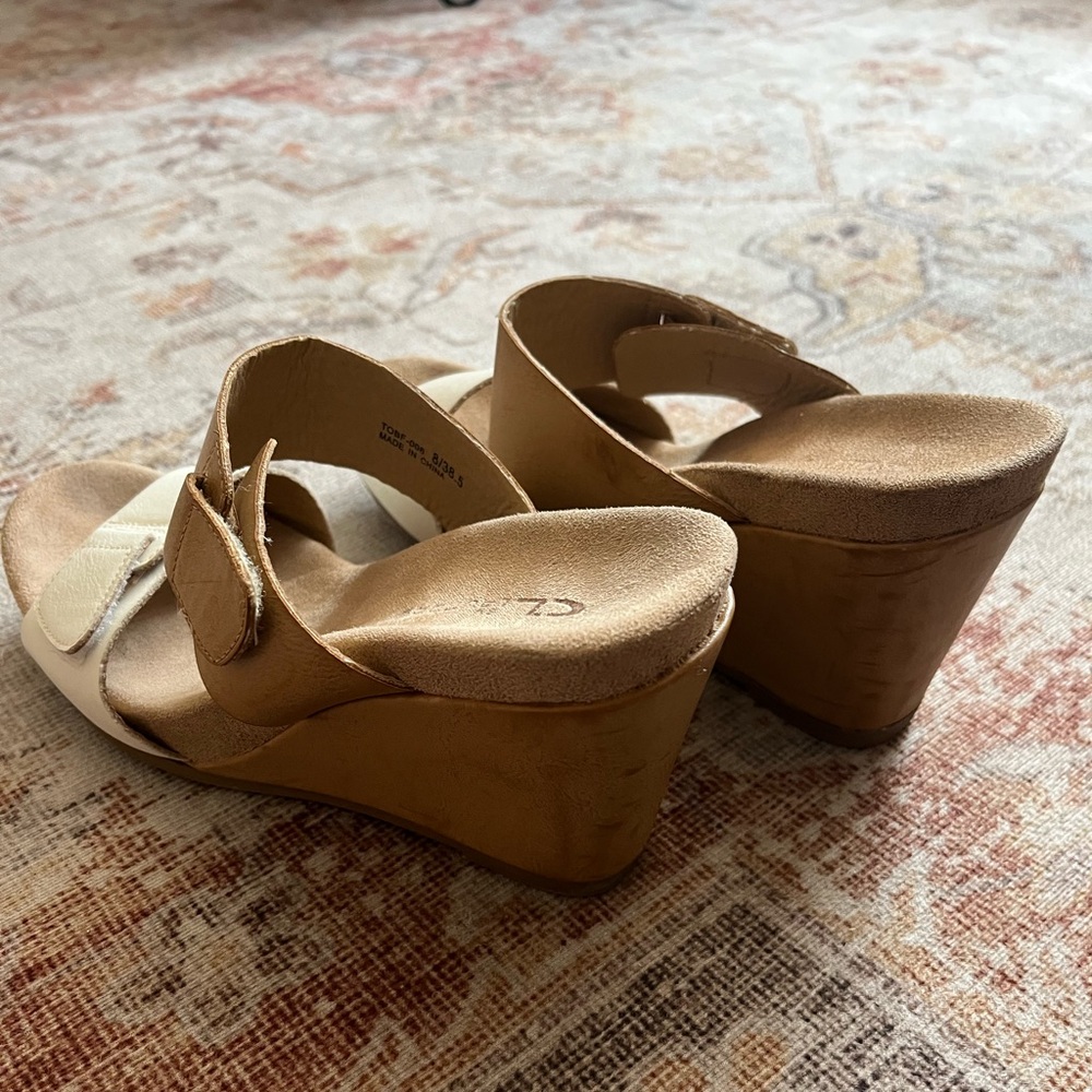 Chinese Laundry Tan and Cream Women's wedge Sandal - Picture 4 of 7